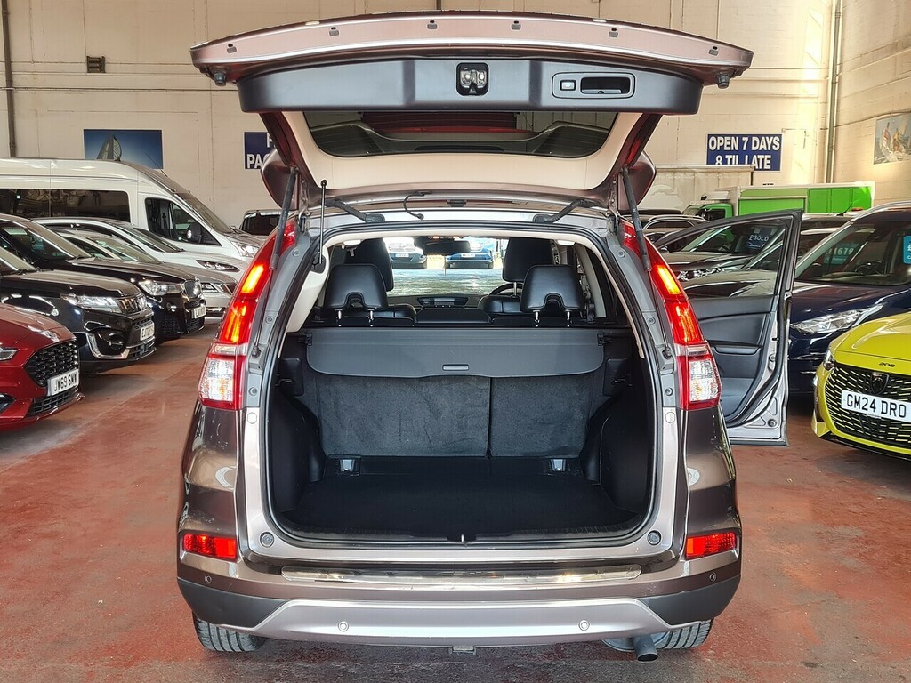 Honda Cr-V Automatic White #9