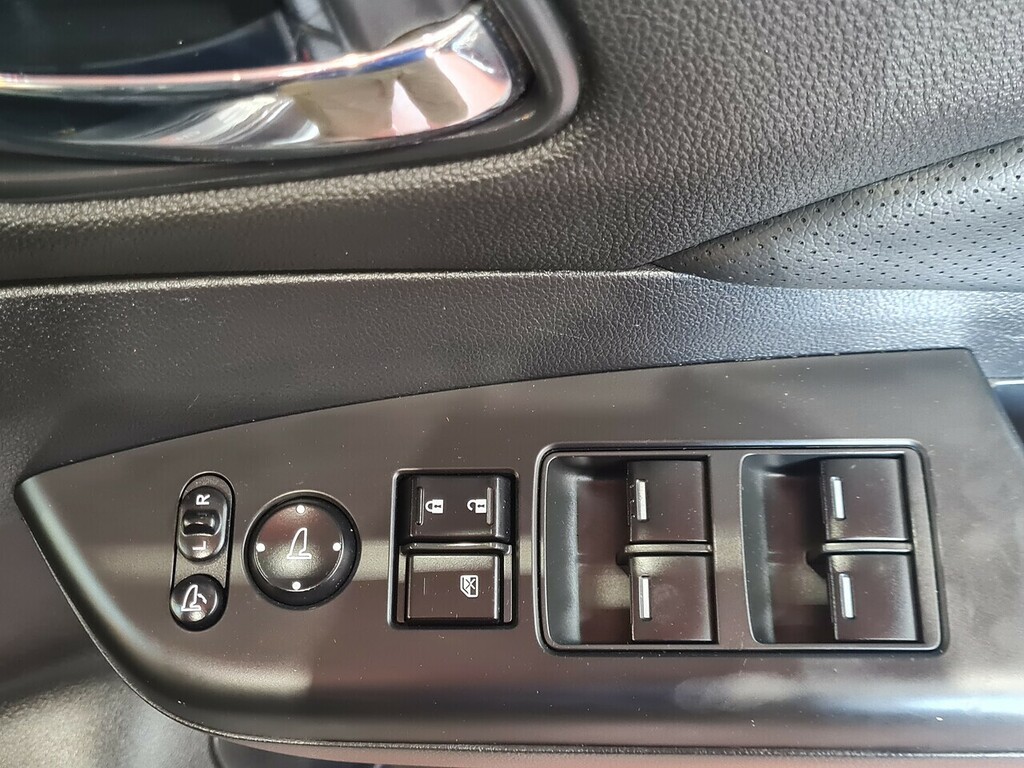 Honda Cr-V Automatic White #21