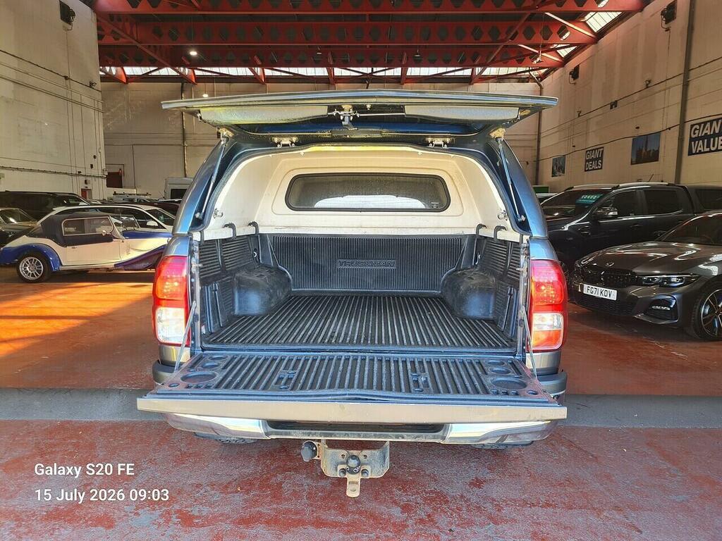 Toyota HILUX 2.4 D-4d Invincible Pickup Double Cab M Grey #3