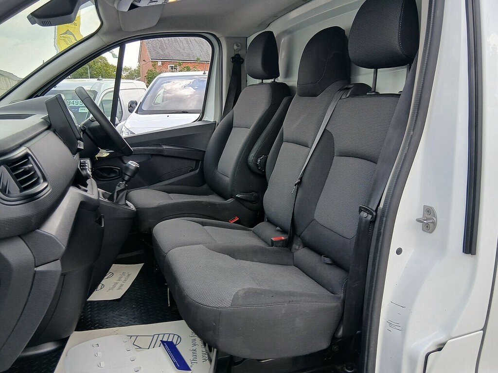 Renault Trafic 2.0 Dci Blue Ll30 Business Panel Van M White #4