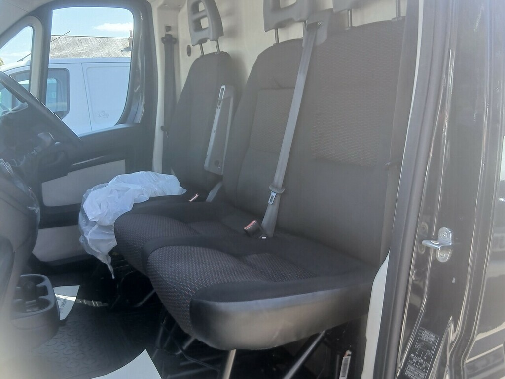 Peugeot Boxer 2.0 Bluehdi 333 Professional Panel Van RJ68AVG Grey #6