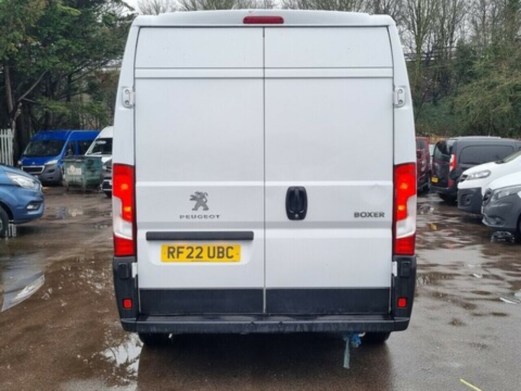 Peugeot Boxer 2.2 Bluehdi 335 Professional Panel Van White #4