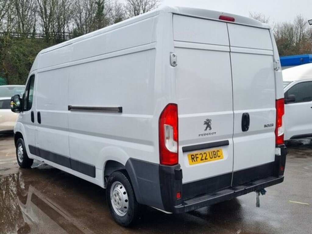 Peugeot Boxer 2.2 Bluehdi 335 Professional Panel Van White #3