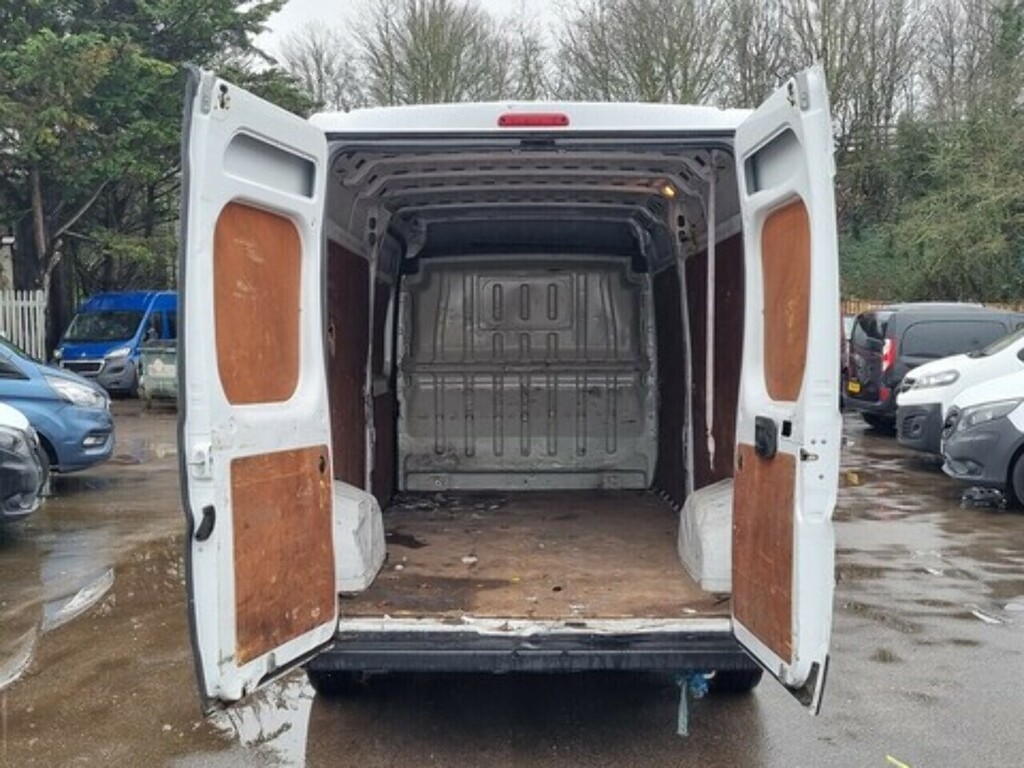 Peugeot Boxer 2.2 Bluehdi 335 Professional Panel Van White #5