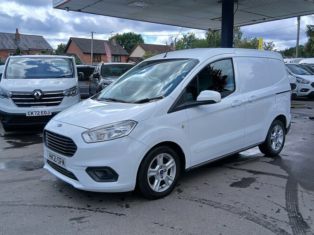 Ford Transit Courier Ecoboost Limited White #4