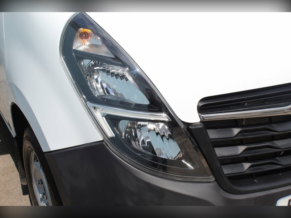 Vauxhall Movano Fwd 2.3 Biturbo 135 White #10