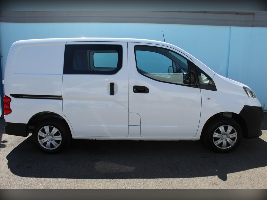 Nissan NV200 1.5L 1.5 Dci Tekna Panel Van 6Dr Swb Red #12