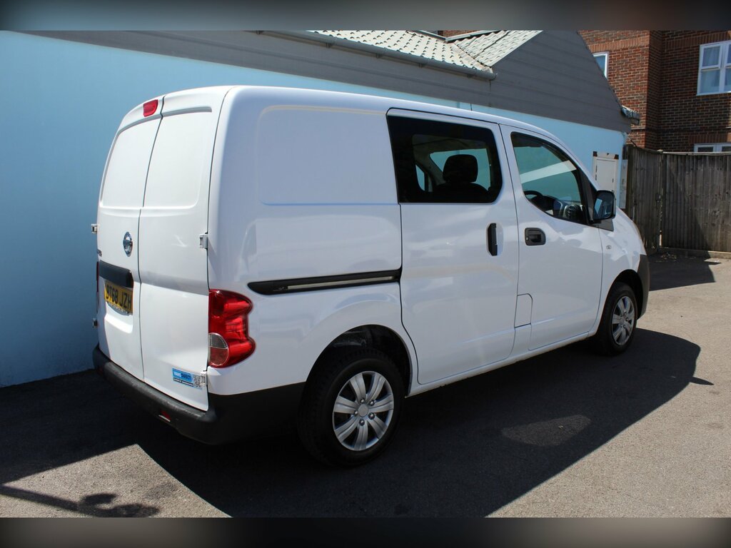 Nissan NV200 1.5L 1.5 Dci Tekna Panel Van 6Dr Swb Red #11