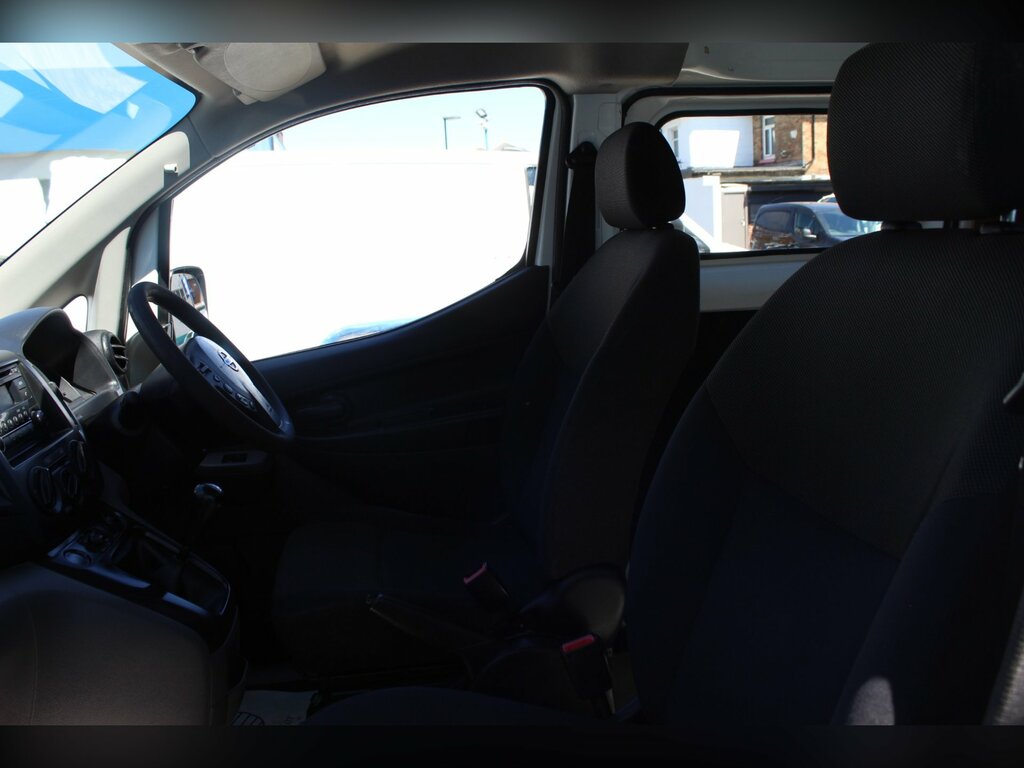 Nissan NV200 1.5L 1.5 Dci Tekna Panel Van 6Dr Swb Red #28