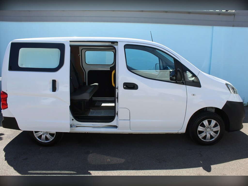 Nissan NV200 1.5L 1.5 Dci Tekna Panel Van 6Dr Swb Red #13