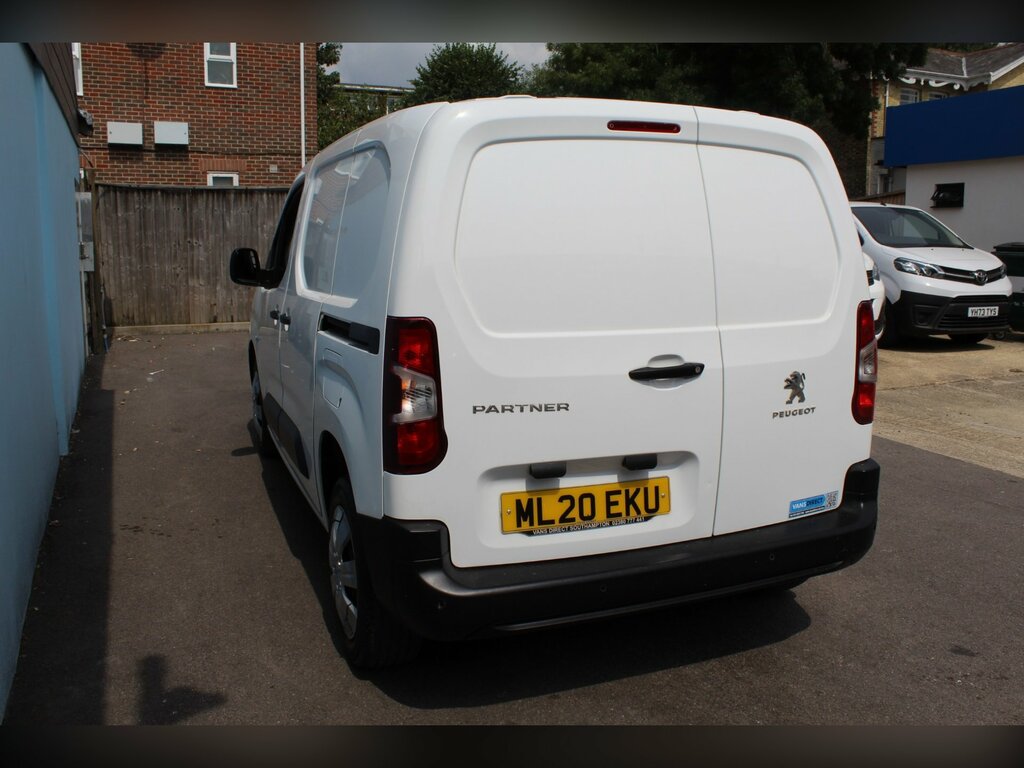Peugeot Partner Mpv White #10