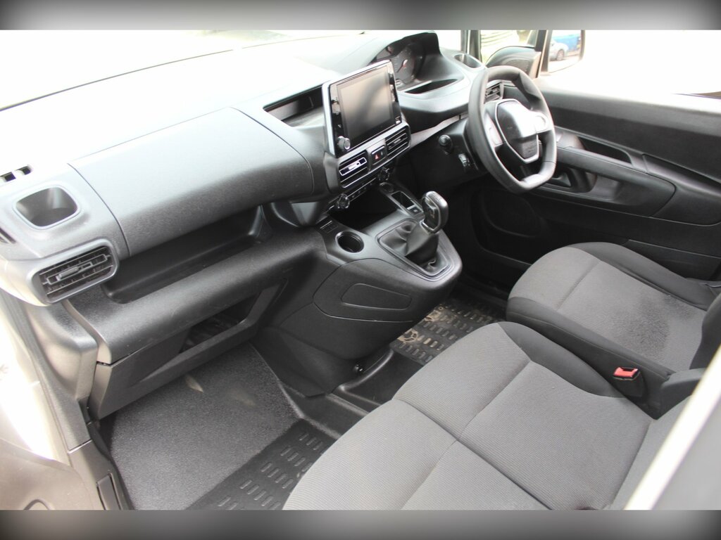 Peugeot Partner Mpv White #15