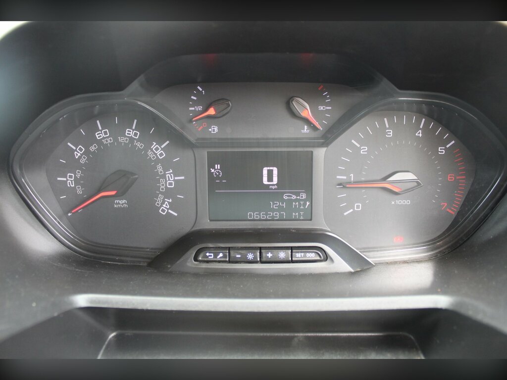 Peugeot Partner Mpv White #23
