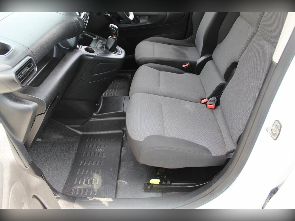 Peugeot Partner Mpv White #13