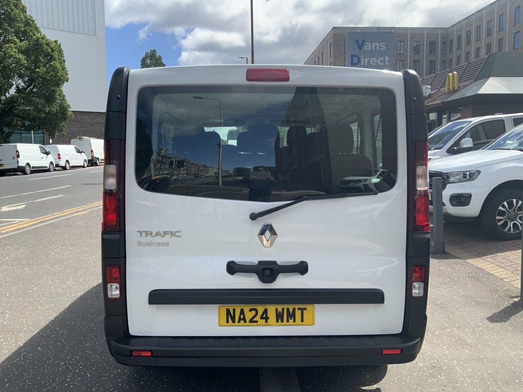 Renault Trafic 2L Business NA24WMT White #5