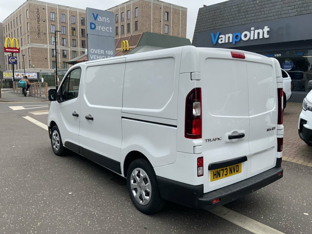 Renault Trafic 2L Advance White #4