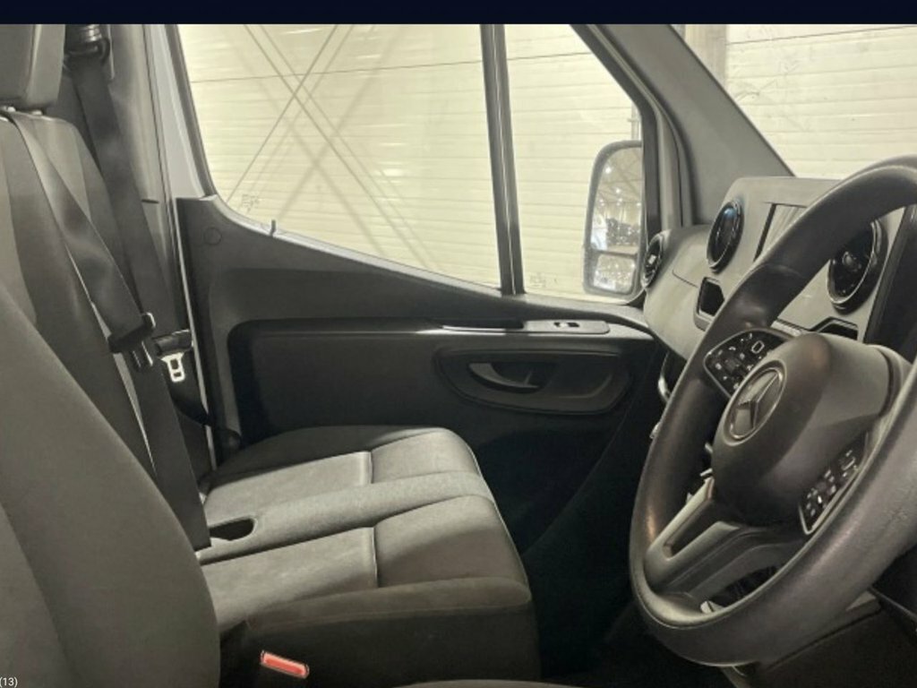 Mercedes-Benz Sprinter 2L Progressive White #4