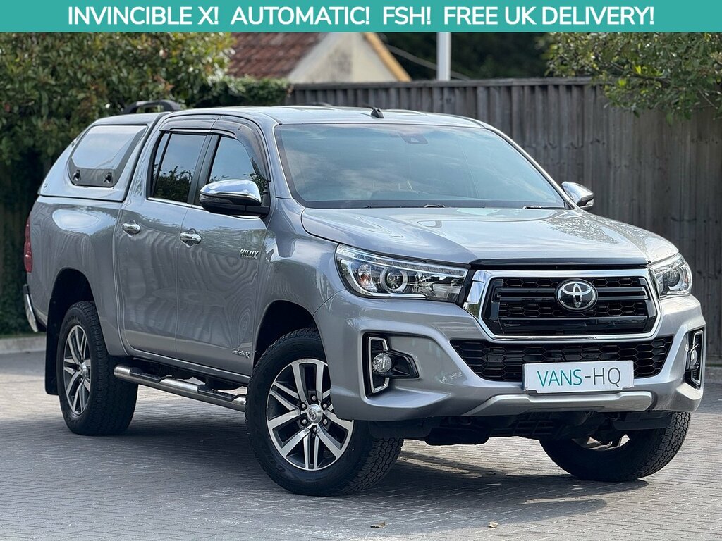 Toyota HILUX Pickup Silver