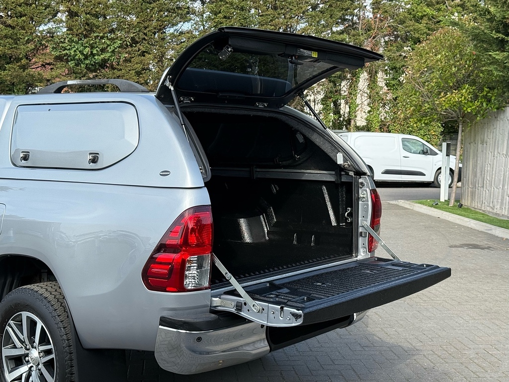 Toyota HILUX Pickup MX19NPG Silver #2