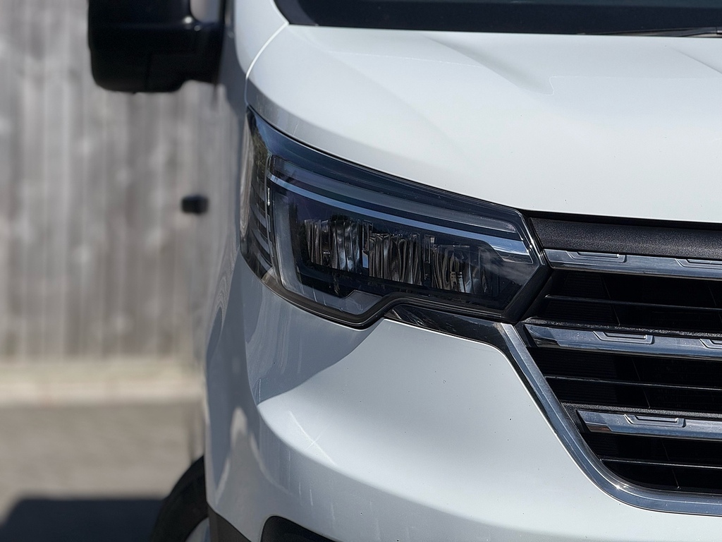 Renault Trafic Mpv CA22EOC White #5