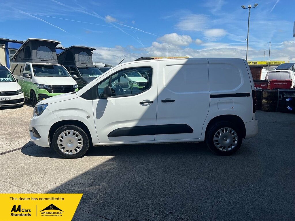 Vauxhall Combo Turbo D 2300 Sportive DL70DPY White #6