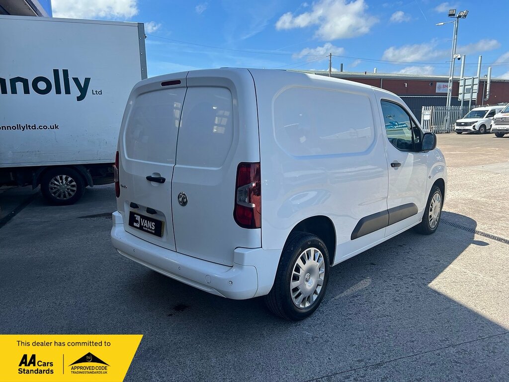 Vauxhall Combo Turbo D 2300 Sportive DL70DPY White #3