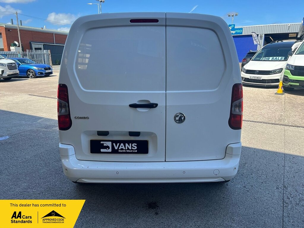 Vauxhall Combo Turbo D 2300 Sportive DL70DPY White #4