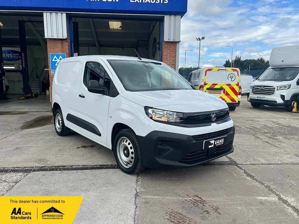 Vauxhall Combo Turbo D 2300 Prime White