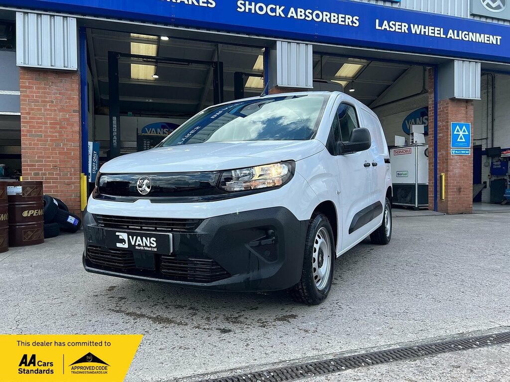 Vauxhall Combo Turbo D 2300 Prime White