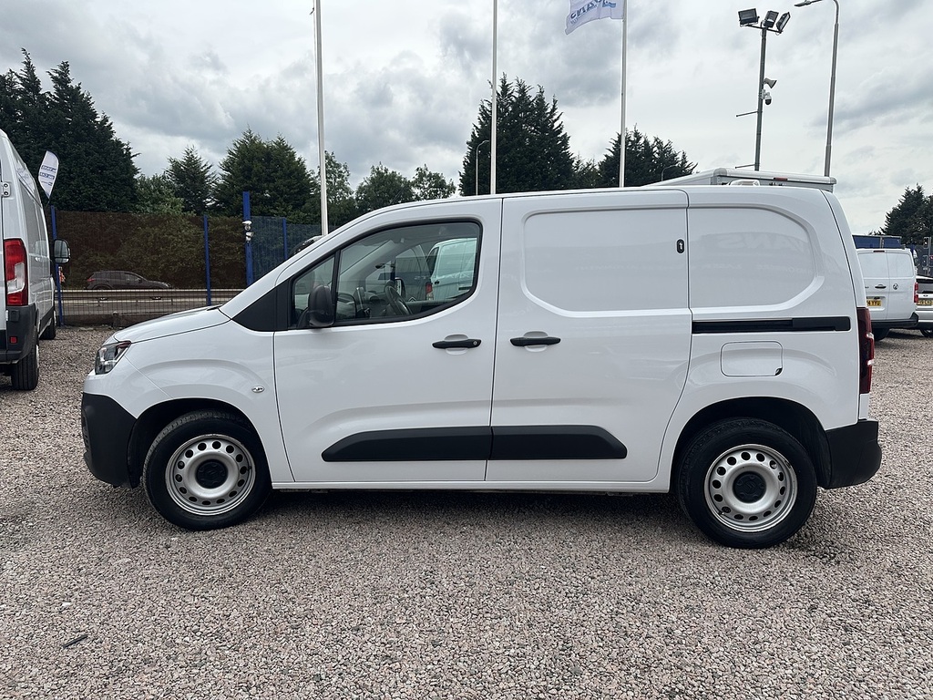 Citroen Berlingo Bluehdi 1000 Enterprise Edition M White #5
