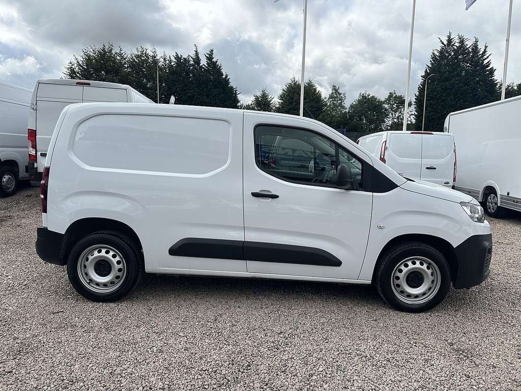 Citroen Berlingo Bluehdi 1000 Enterprise Edition M White #6