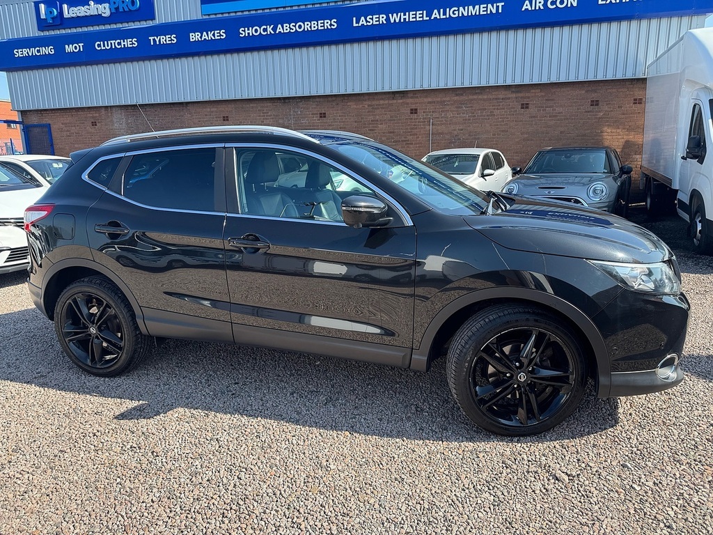 Nissan Qashqai Dci Tekna Black #4
