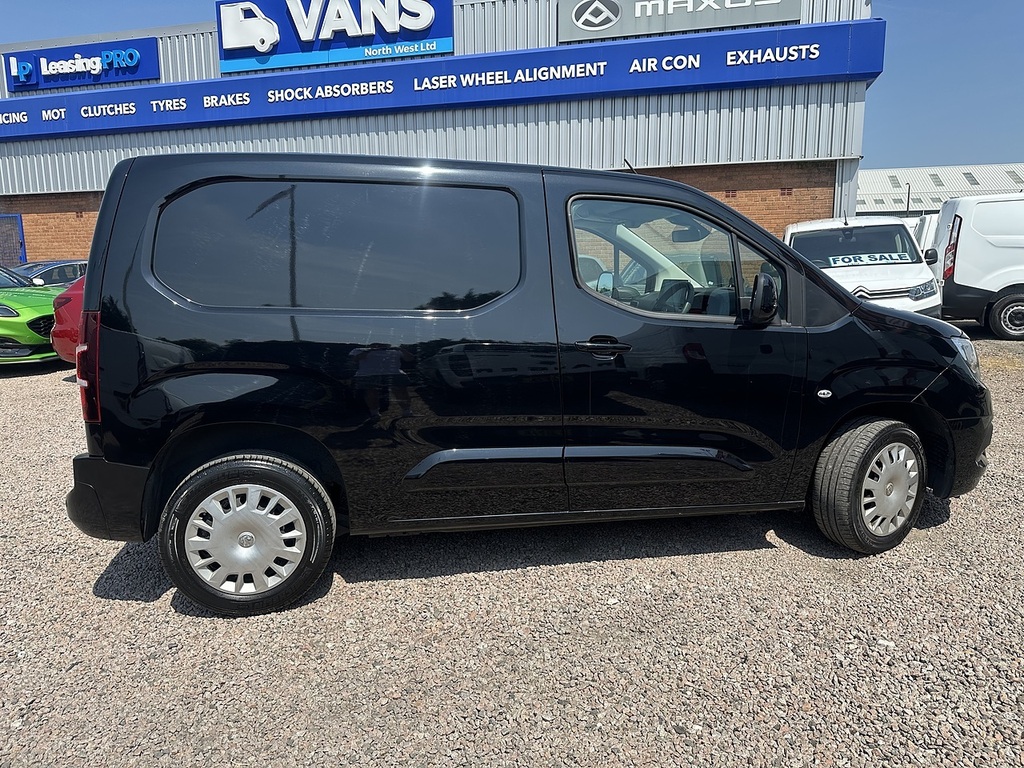Vauxhall Combo Turbo D 2300 Pro Black #2