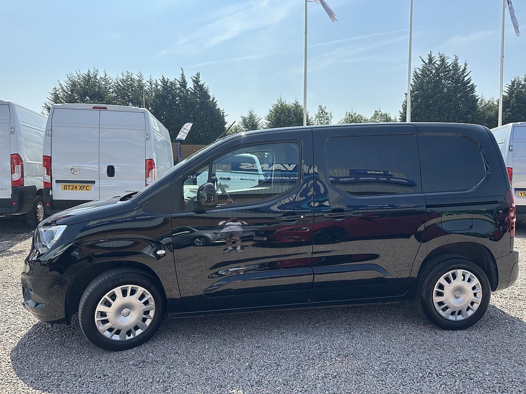 Vauxhall Combo Turbo D 2300 Pro Black #6