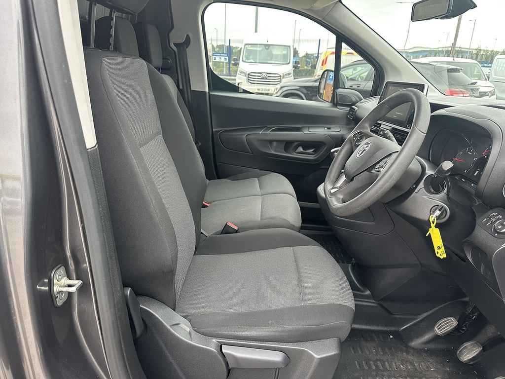 Vauxhall Combo 2300 1.5 Turbo D 100Ps H1 Prime Van White #25