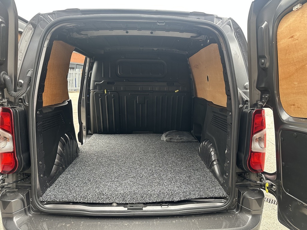 Vauxhall Combo 2300 1.5 Turbo D 100Ps H1 Prime Van White #31