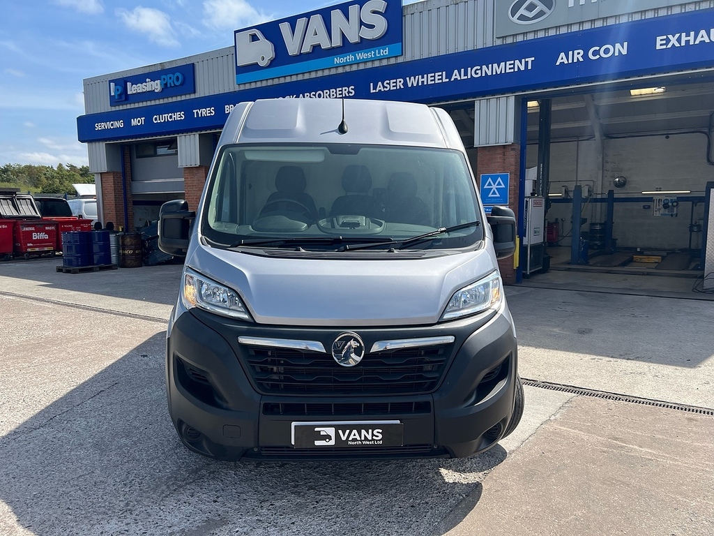 Vauxhall Movano Diesel White #9