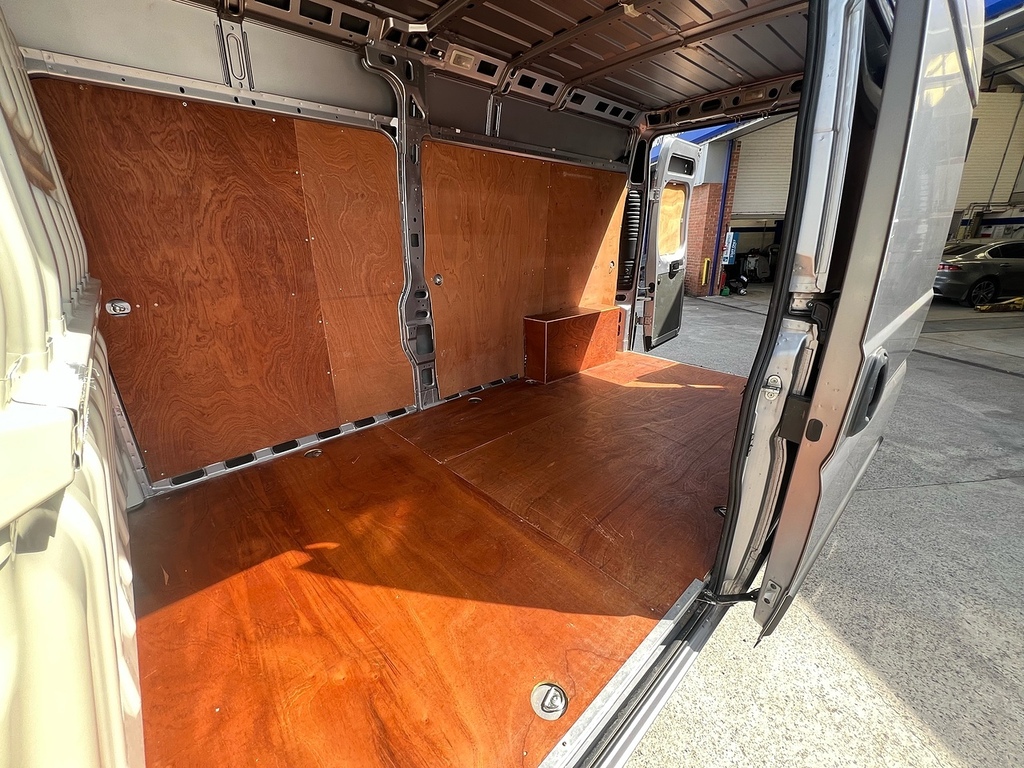 Vauxhall Movano Diesel White #8