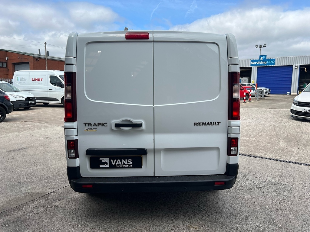Renault Trafic Dci Blue Ll30 Sport White #4