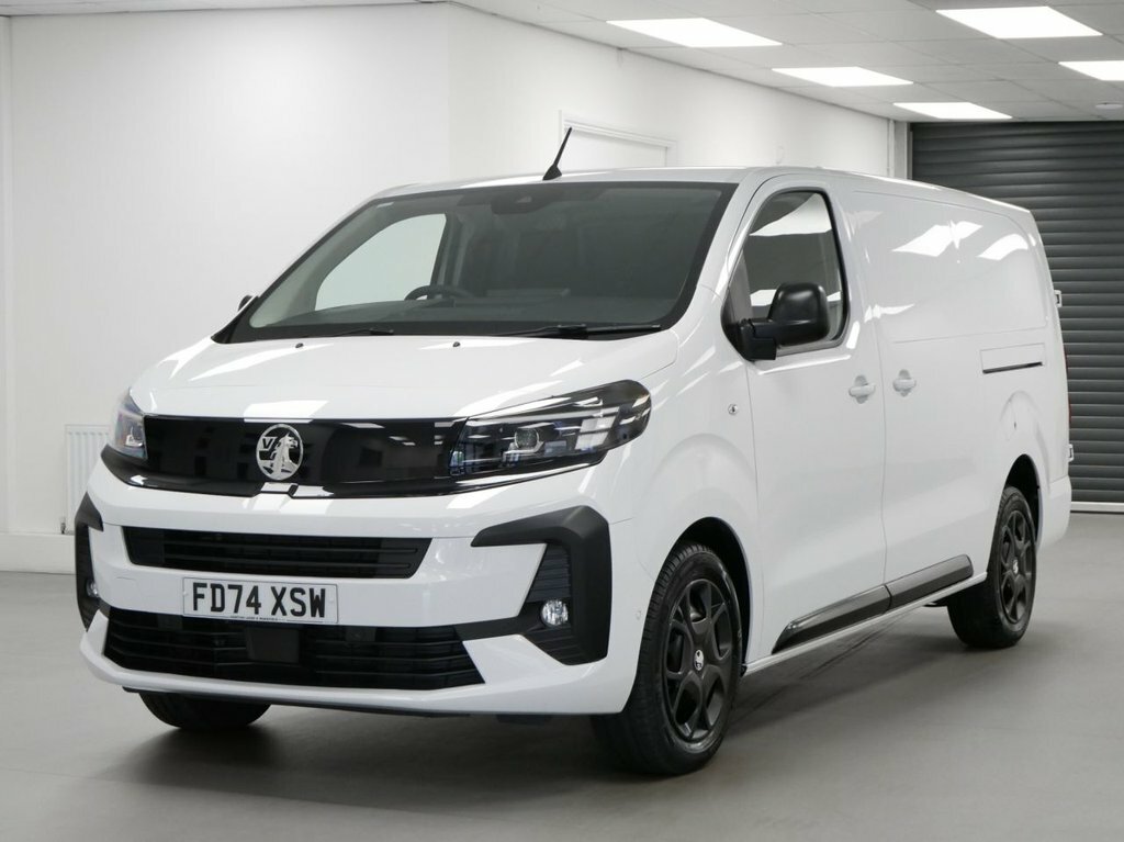 Vauxhall Vivaro 1.5L Turbo D Pro Xl Panel Van 6Dr Lw White