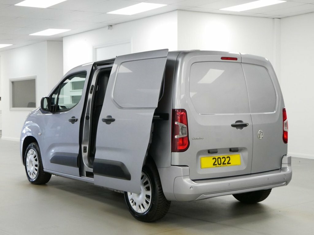Vauxhall Combo 1.5 L 1.5 Turbo D 2300 Sportive L2 H1 Euro 6 6Dr White #27