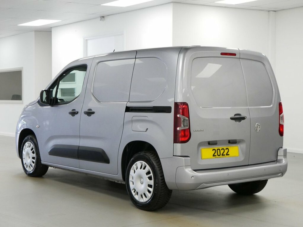 Vauxhall Combo 1.5 L 1.5 Turbo D 2300 Sportive L2 H1 Euro 6 6Dr White #9