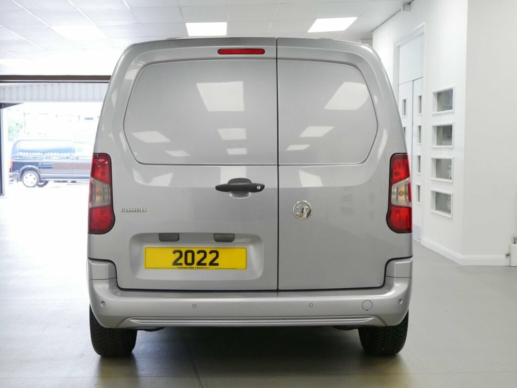 Vauxhall Combo 1.5 L 1.5 Turbo D 2300 Sportive L2 H1 Euro 6 6Dr White #10