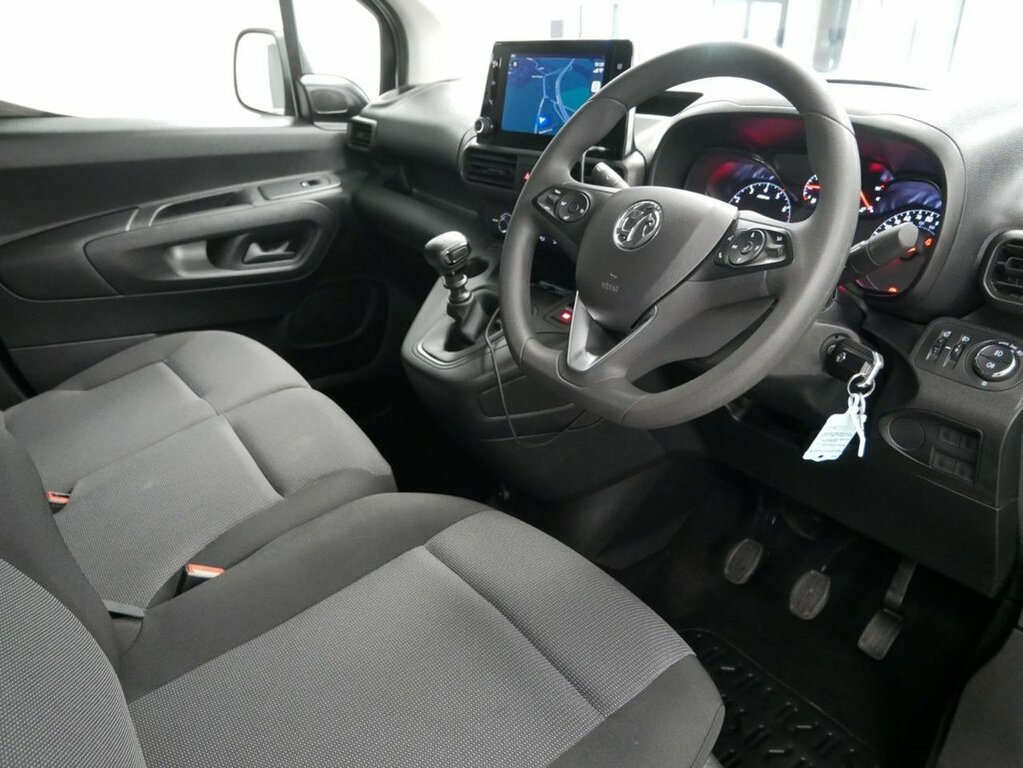 Vauxhall Combo 1.5 L 1.5 Turbo D 2300 Sportive L2 H1 Euro 6 6Dr White #13