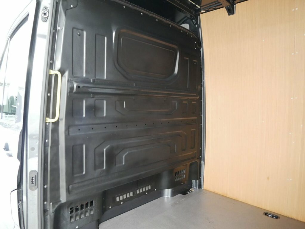 Volkswagen Crafter 2.0 Tdi 140Ps Trendline High Roof Van White #28