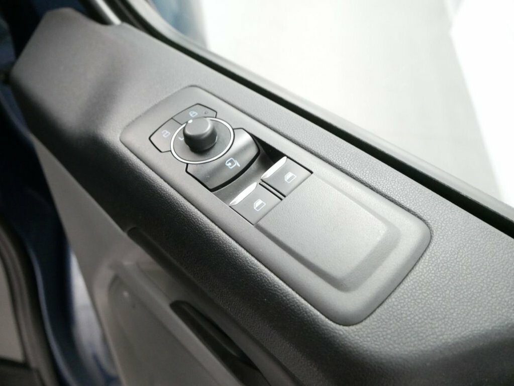 Ford Tourneo Custom 2.0 320 Ecoblue Titanium Fwd L2 Euro 6 Ss Black #37