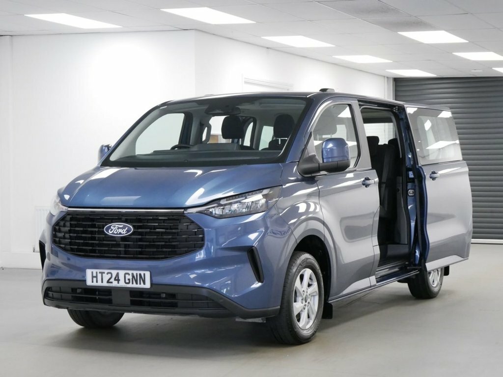 Ford Tourneo Custom 2L 2.0 320 Ecoblue Zetec Minibus Double Cab Di Blue