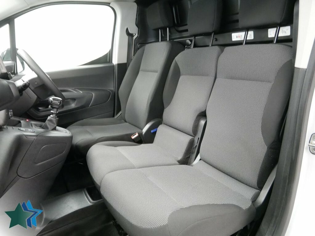 Vauxhall Combo 1.5L Turbo D 2300 Pro Panel Van White #3
