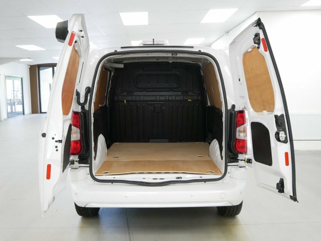 Vauxhall Combo 1.5L Turbo D 2300 Pro Panel Van White #4