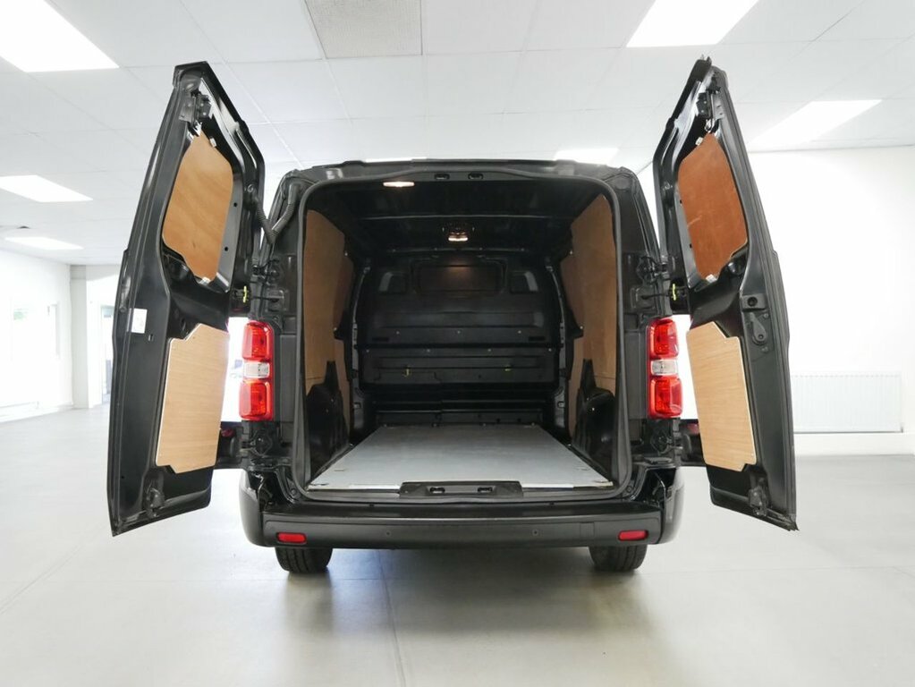 Vauxhall Vivaro 2L 2.0 Turbo D 3100 Pro Panel Van 6Dr Manua Black #4